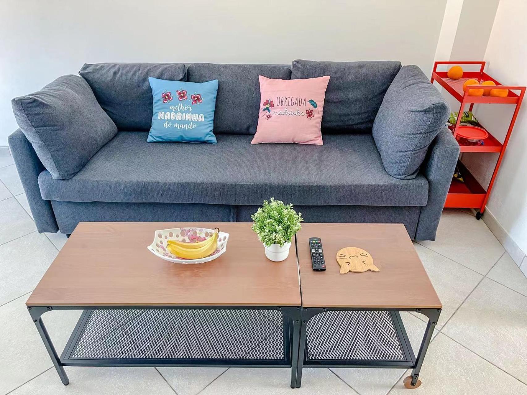 Seaside Room In A Peniche Townhouse Featuring A Private Bathroom And Shared Access To The Swimming Pool And Kitchen Atouguia Da Baleia Eksteriør bilde